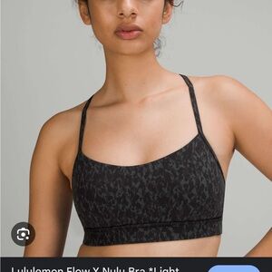 lululemon athletica Flow Y Nulu Bra - Black size 8